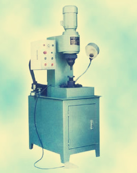 采購時選擇氣動鉚接機(jī)好還是液壓鉚接機(jī)好?