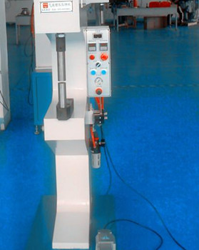 氣壓鉚接機運行前需做好哪些準(zhǔn)備工作？