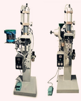 自動送料鉚接機(jī)