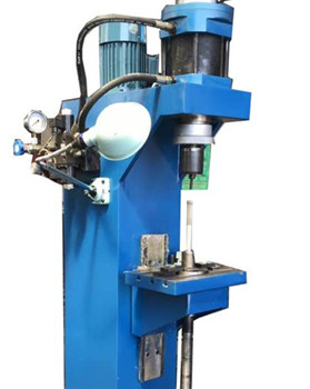 國內(nèi)鉚接機(jī)廠家哪家好？