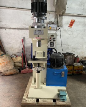 浙江鉚接機(jī)廠家進(jìn)行選擇時(shí)應(yīng)該注意哪些問題？