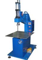 氣液增壓數(shù)控?zé)o鉚釘鉚接機(jī)特點