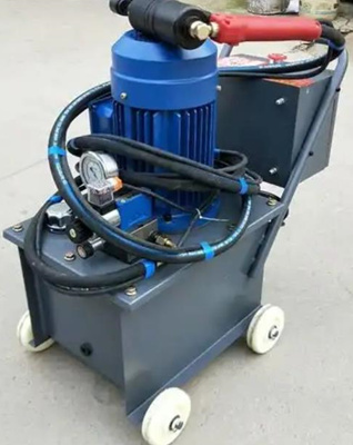 如何確保液壓鉚接機(jī)的鉚接質(zhì)量？先選對(duì)設(shè)備！